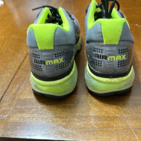 Nike Air Max - Picture 2 of 4